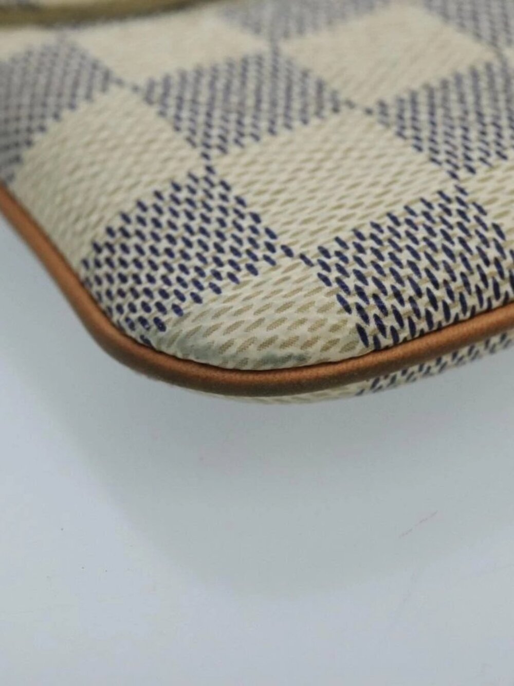 LOUIS VUITTON Damier Azur Etui Telephonne MM Cell Phone Case - Picture 4 of 16